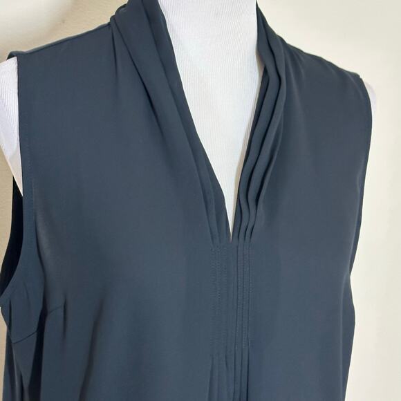 Soft Surroundings Martina Women's V-Neck Pleated Sleeveless Tank Sz L NWT - Picture 4 of 10